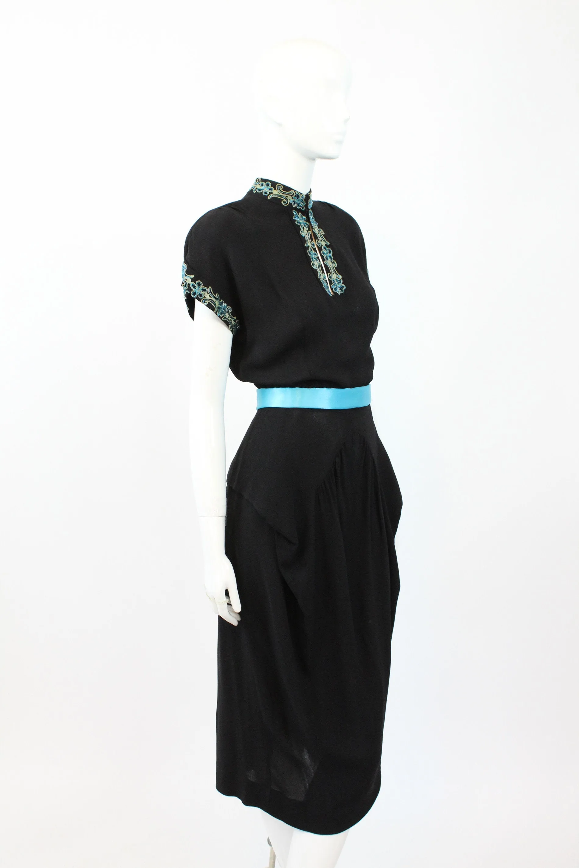 1940s rayon beaded dress Asian inspired medium | new winter