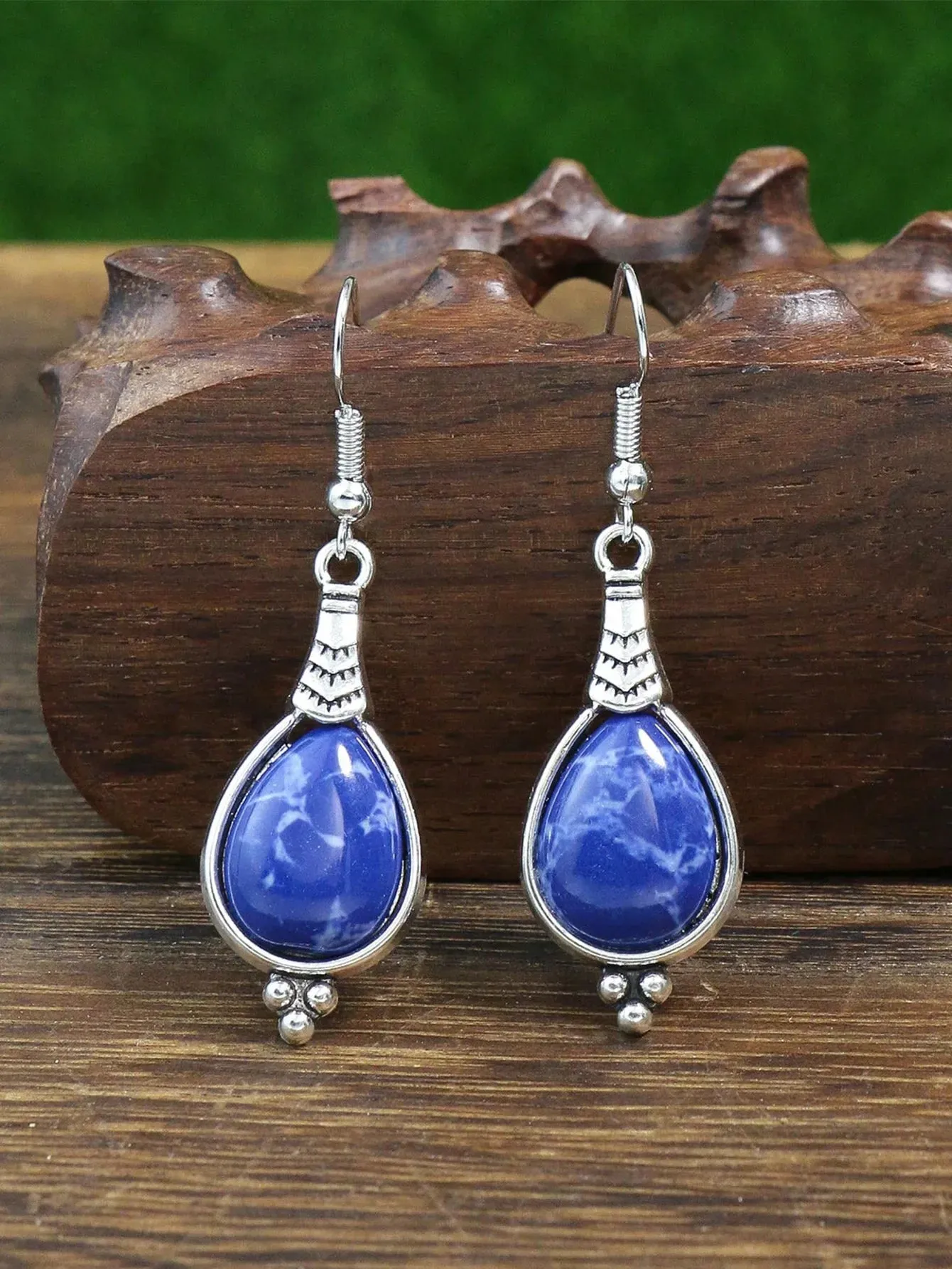 Bohemian Holiday Style Jewelry Set Women's Water Droplet Stone Inlaid Classic Simple Earrings Short Necklace