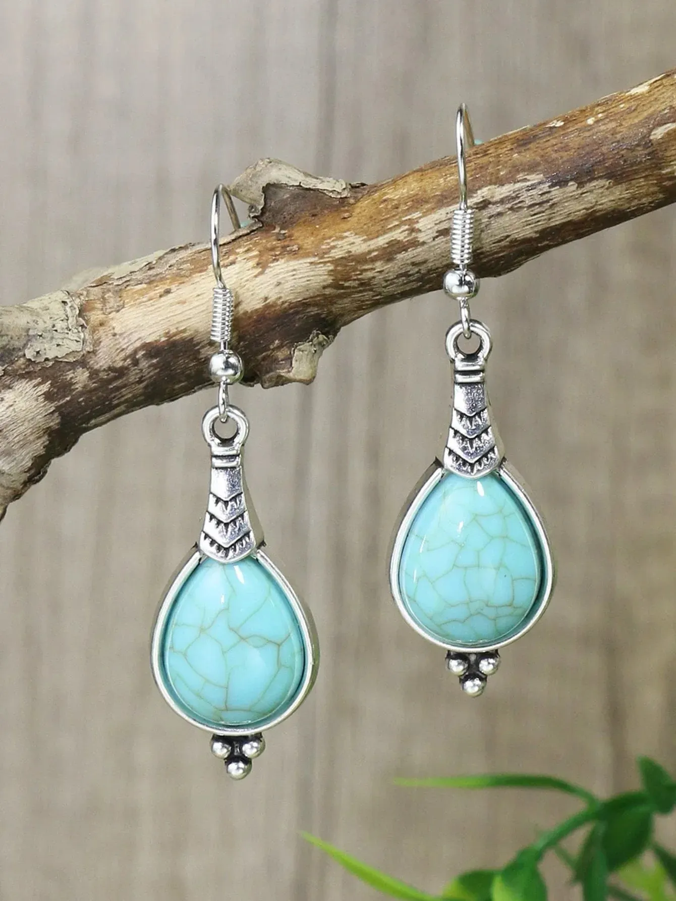 Bohemian Holiday Style Jewelry Set Women's Water Droplet Stone Inlaid Classic Simple Earrings Short Necklace