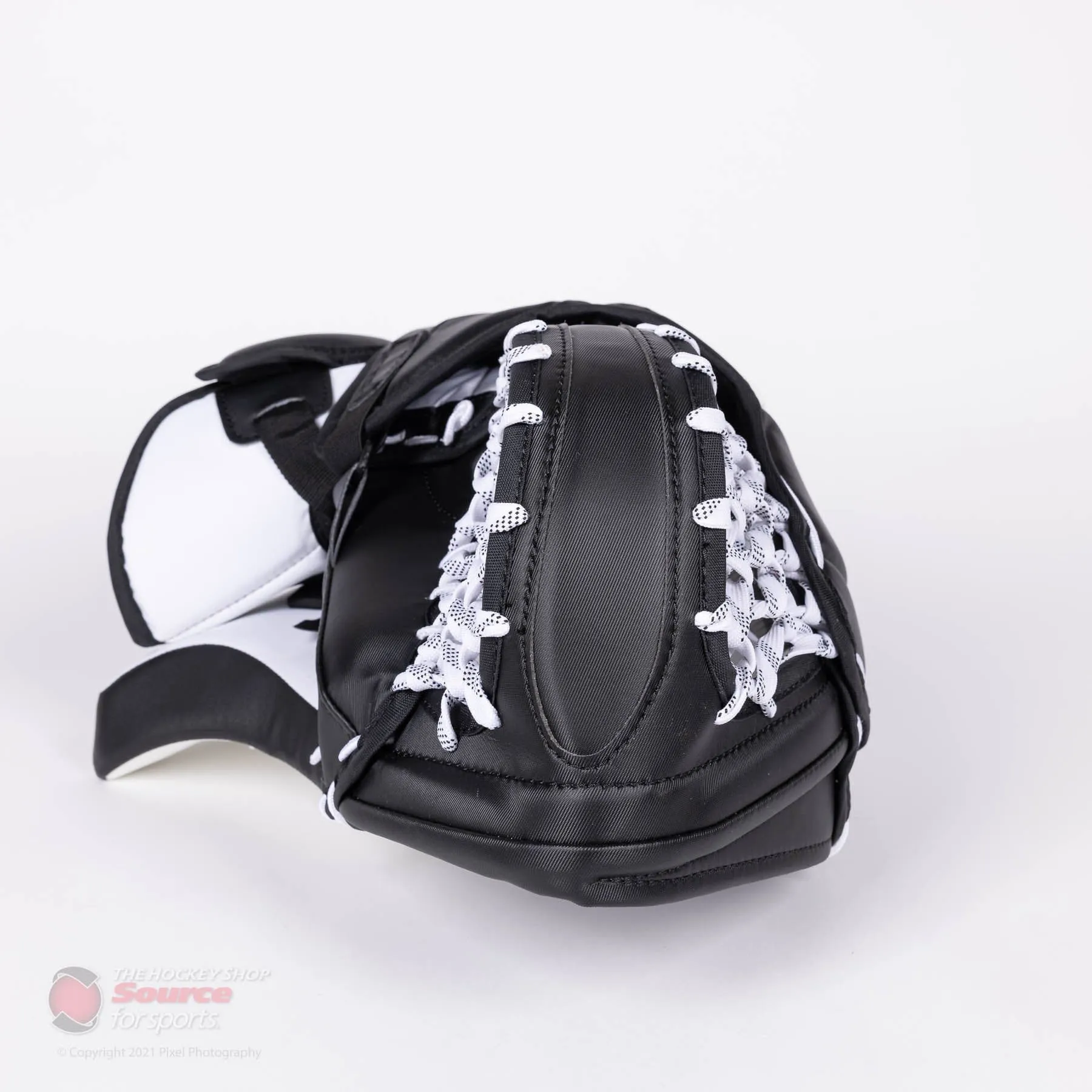 CCM Extreme Flex E5.5 Senior Goalie Catcher - Source Exclusive