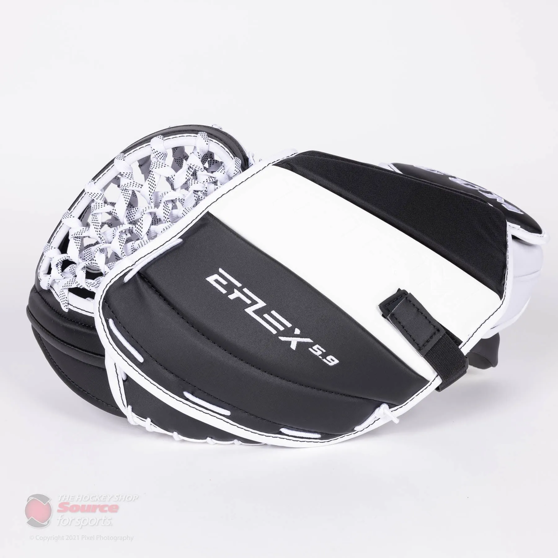 CCM Extreme Flex E5.9 Intermediate Goalie Catcher - Source Exclusive