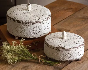 Chippy vintage-inspired round trinket boxes
