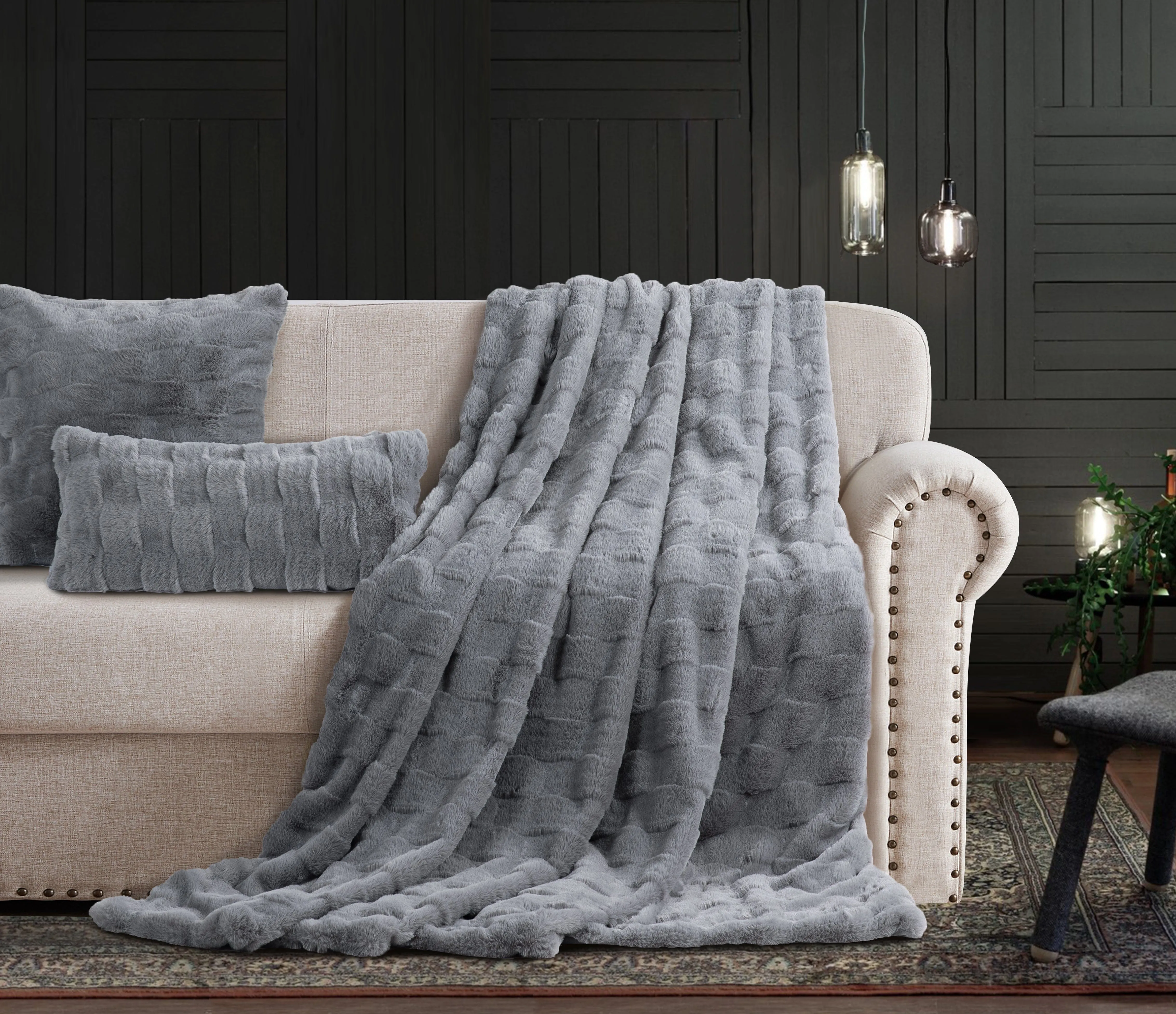 Cotton Co Prague Faux fux Throw 120 X 180cm Grey