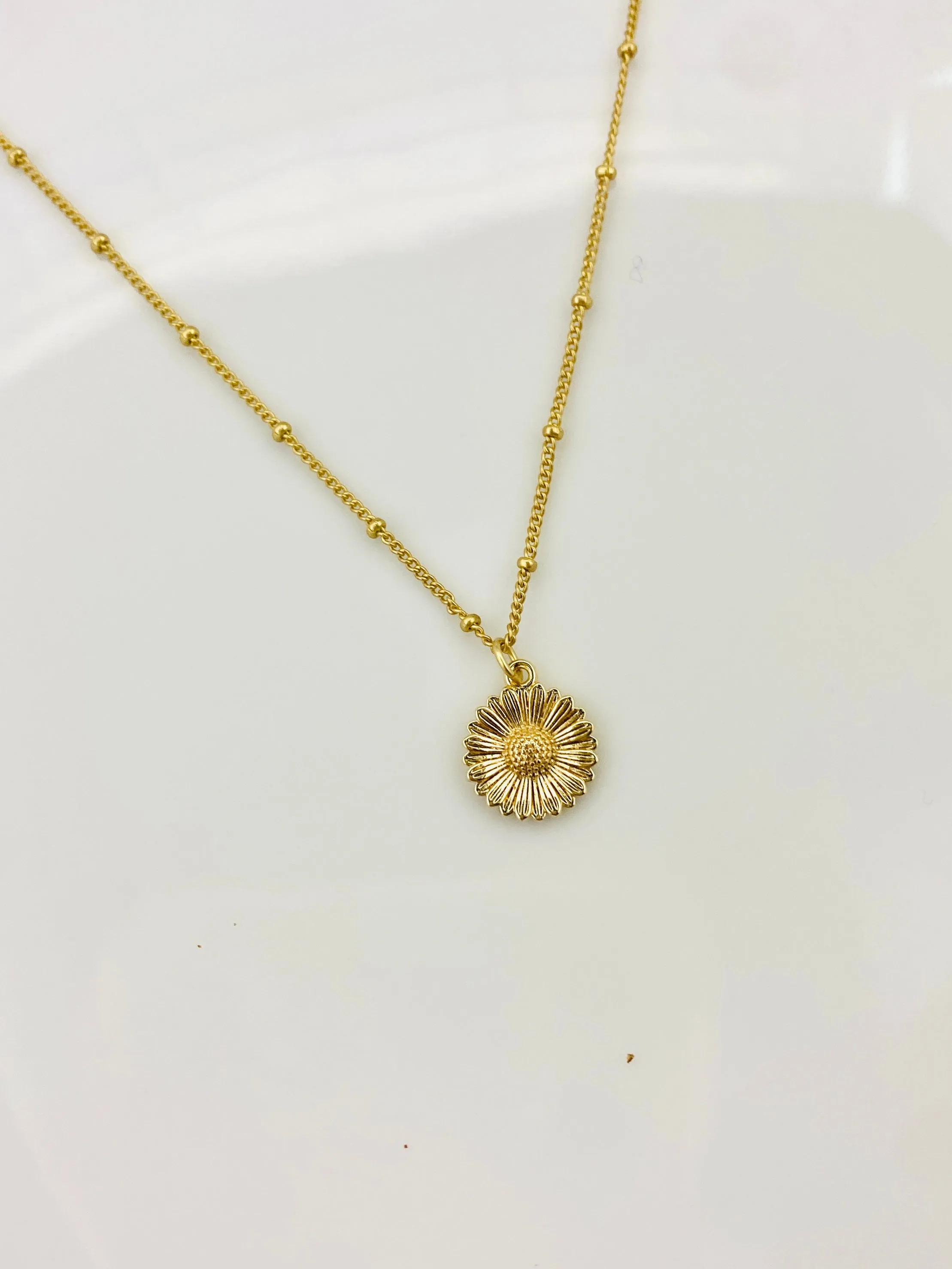 Daisy Flower Pendant