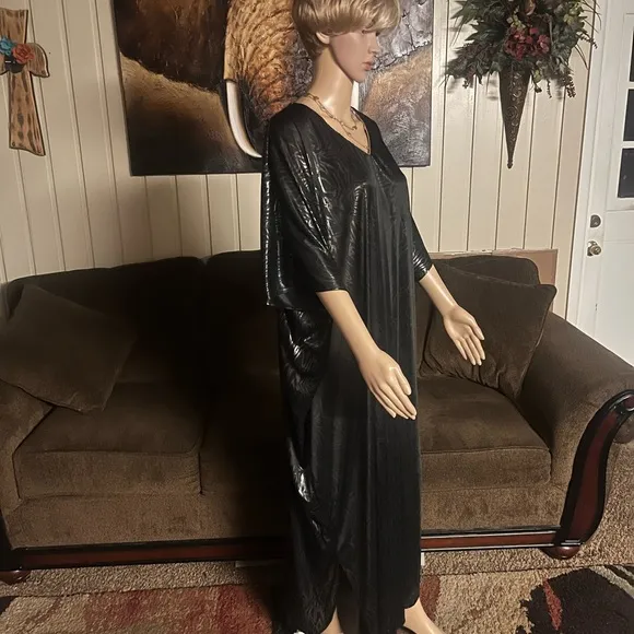 David Brown California • One Size • Shiny • Safari • Boho • Black • Nightgown