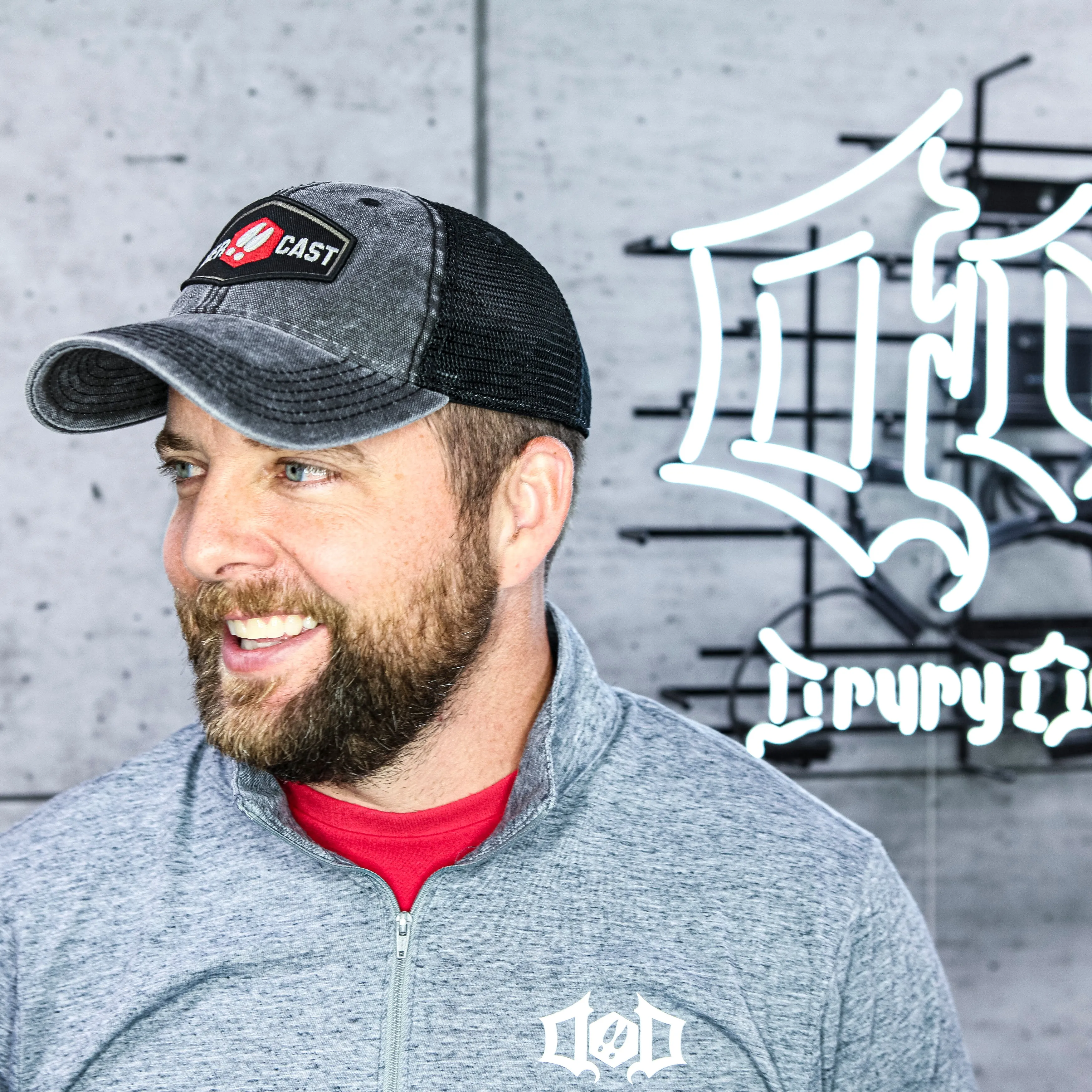DEERCAST TRUCKER HAT
