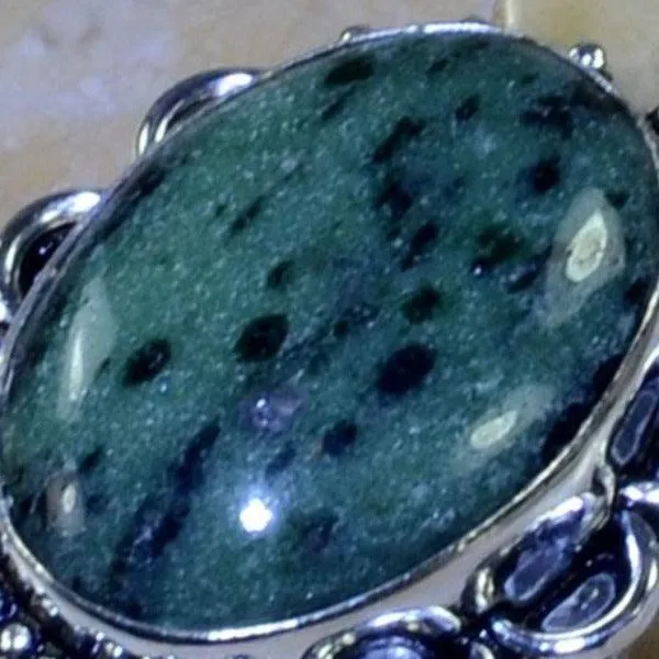GREEN RUBY ZOISITE GEMSTONE .925 SILVER PLATED RING SIZE 8.75