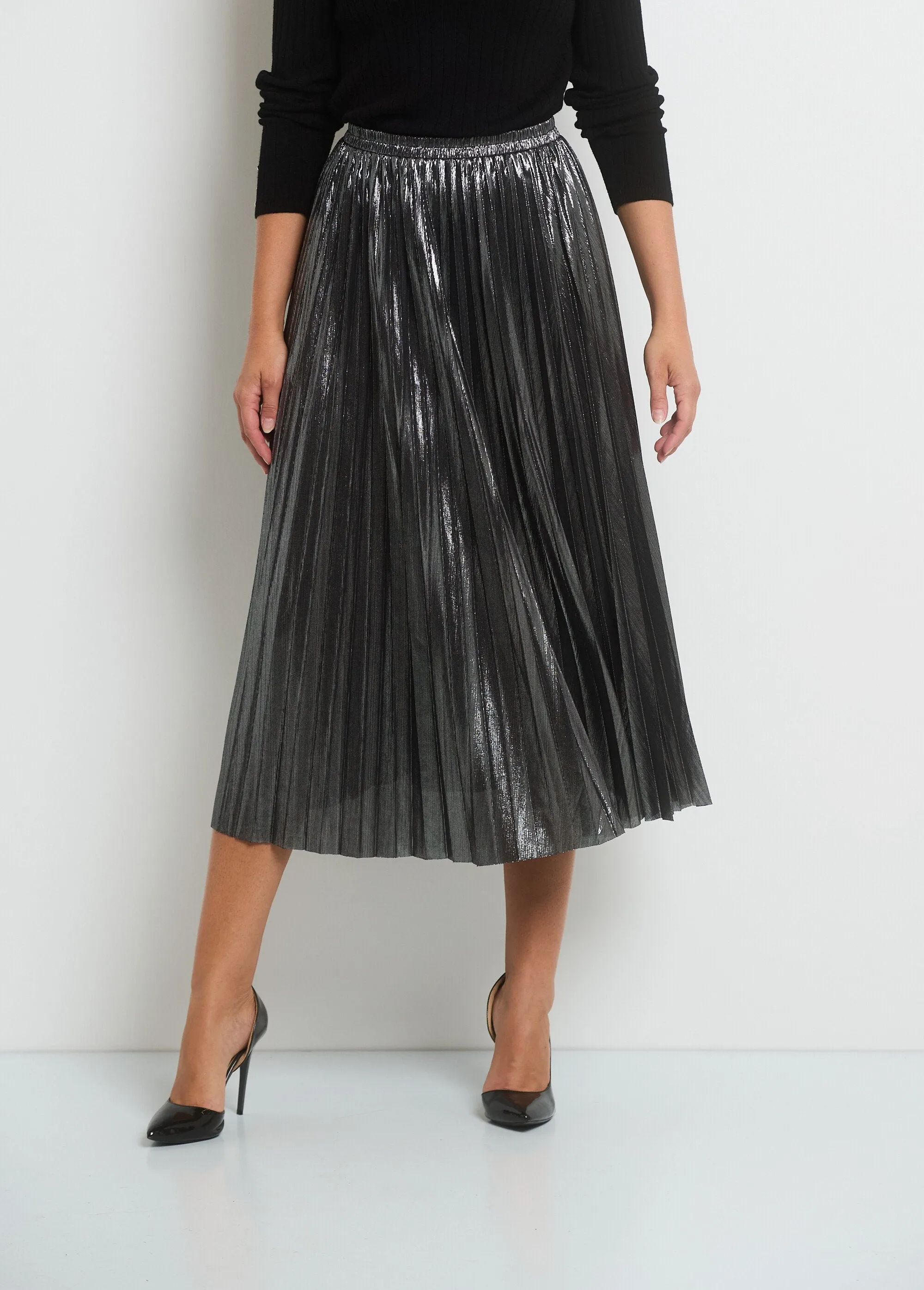 Long pleated metallic skirt