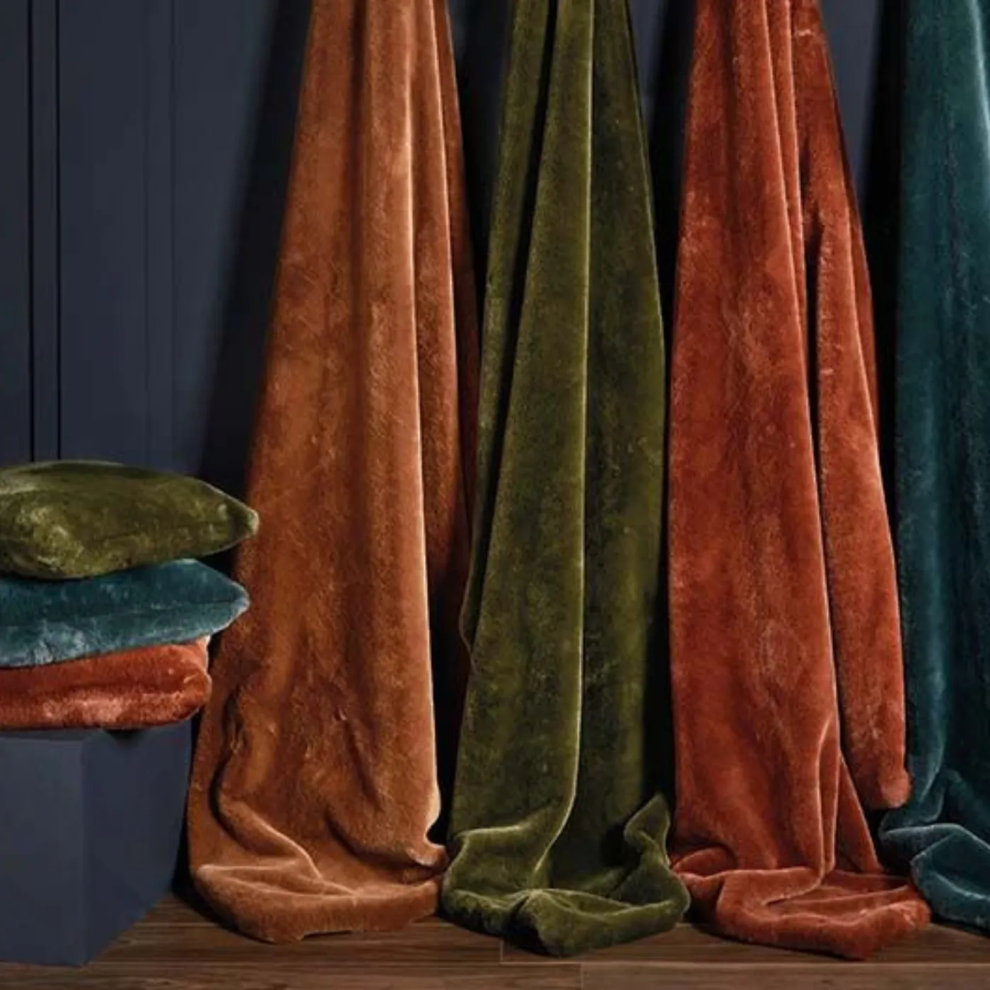 Luxe Faux Fur Olive Throw | 130cm x 170cm