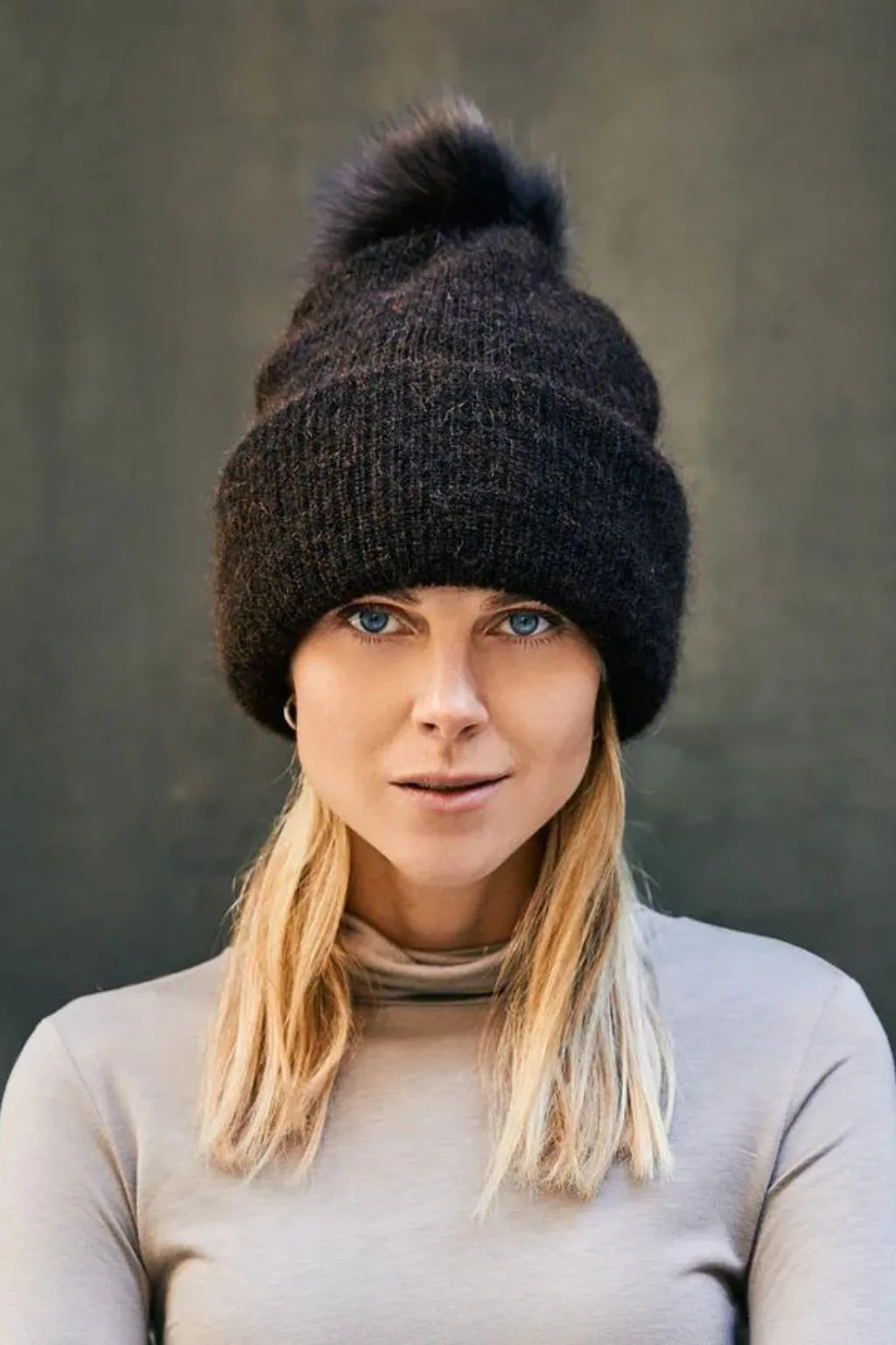 Mohair Beanie W. Fox Fur Brown