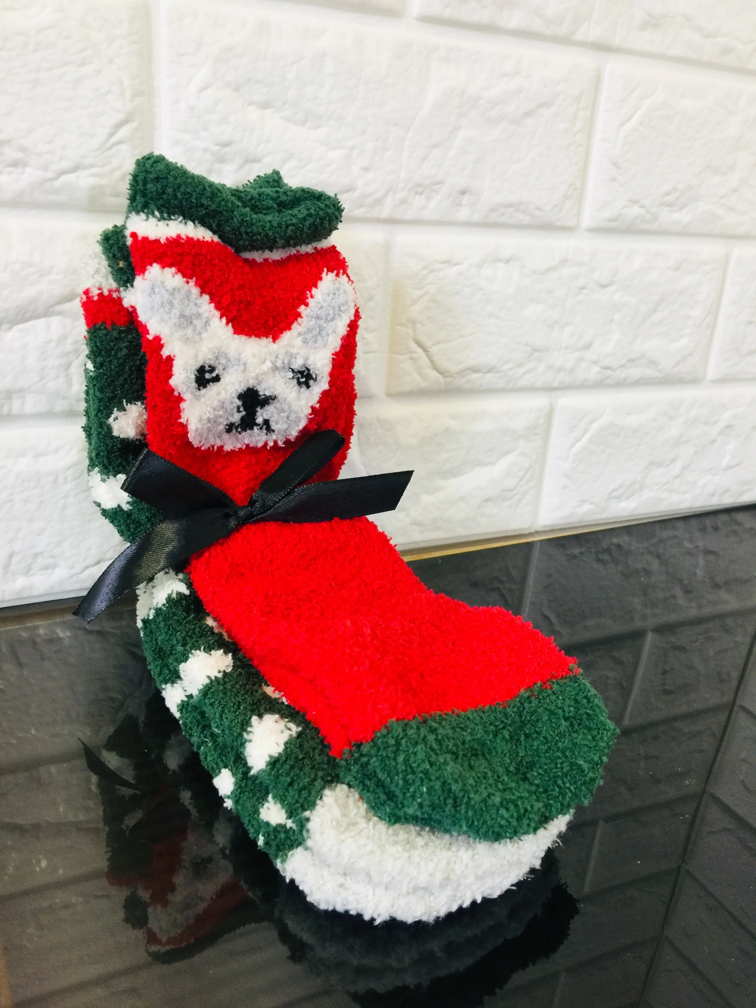 New Free Press Women's Soft Cozy 2 Pair Fuzzy Casual Home Stretch Socks, One Size! Llama Red/Green