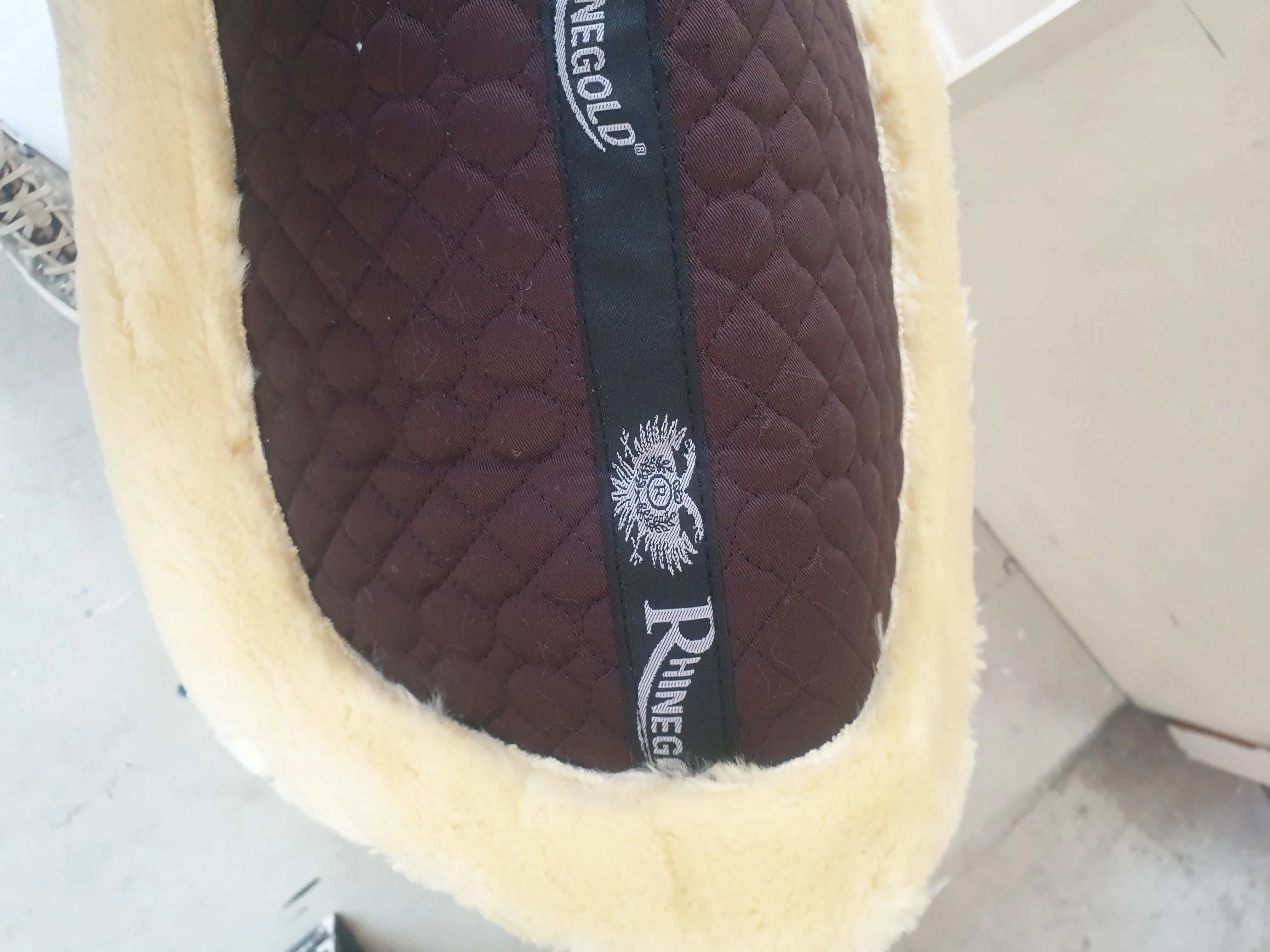 New Rhinegold luxe faux fur half pad FREE POSTAGE☆
