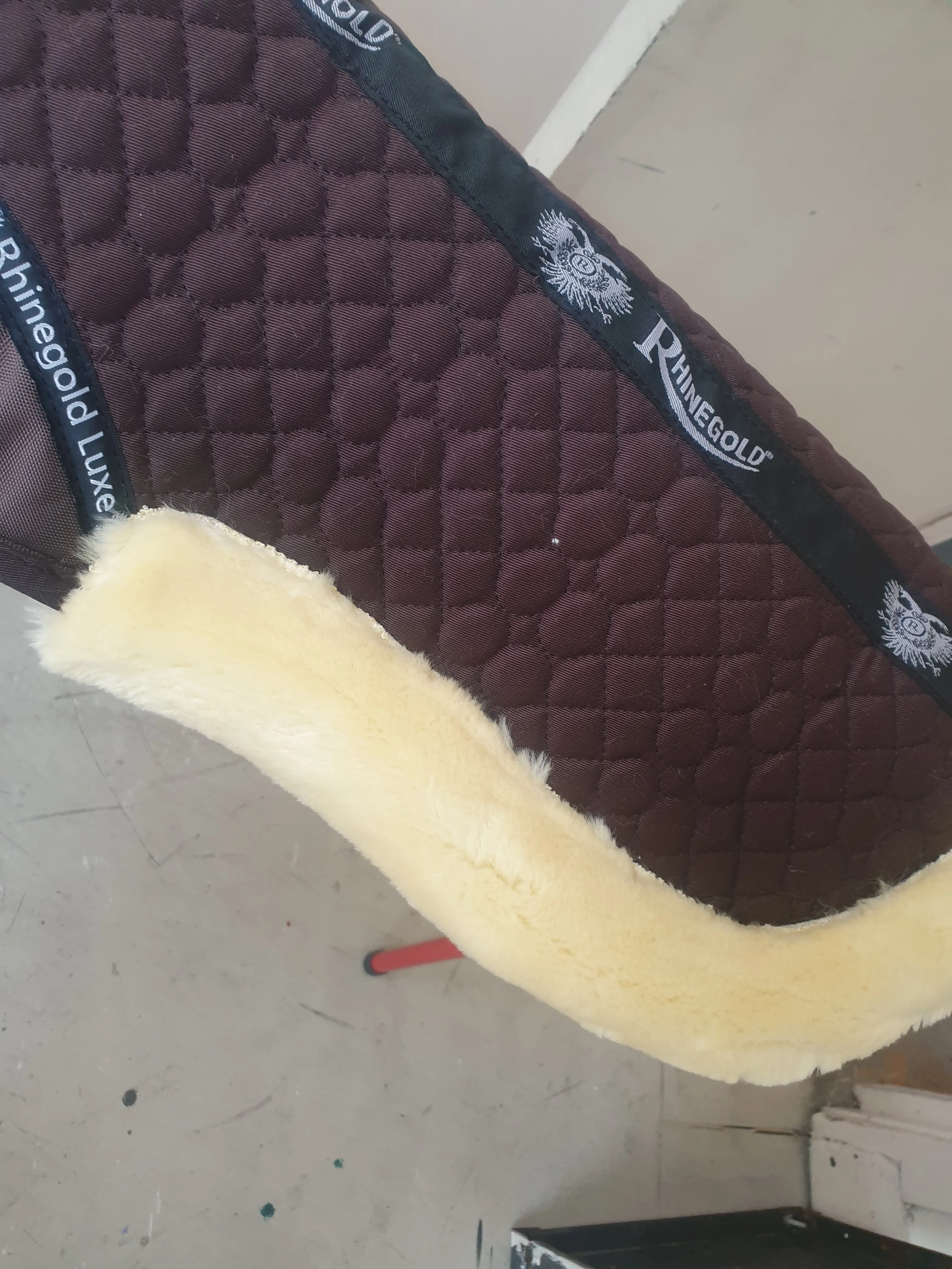 New Rhinegold luxe faux fur half pad FREE POSTAGE☆