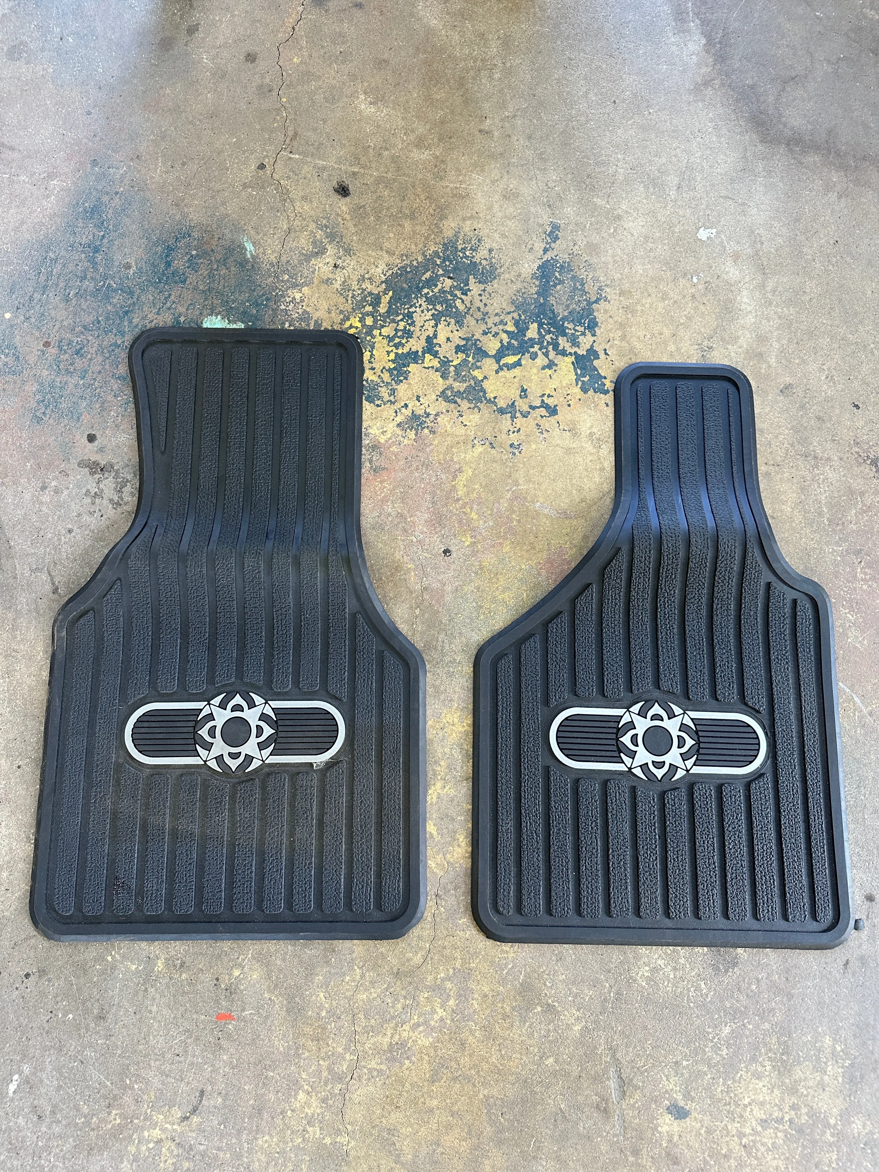 NOS 85-94 Astro/Safari Van Floor Mats - Plasticolor