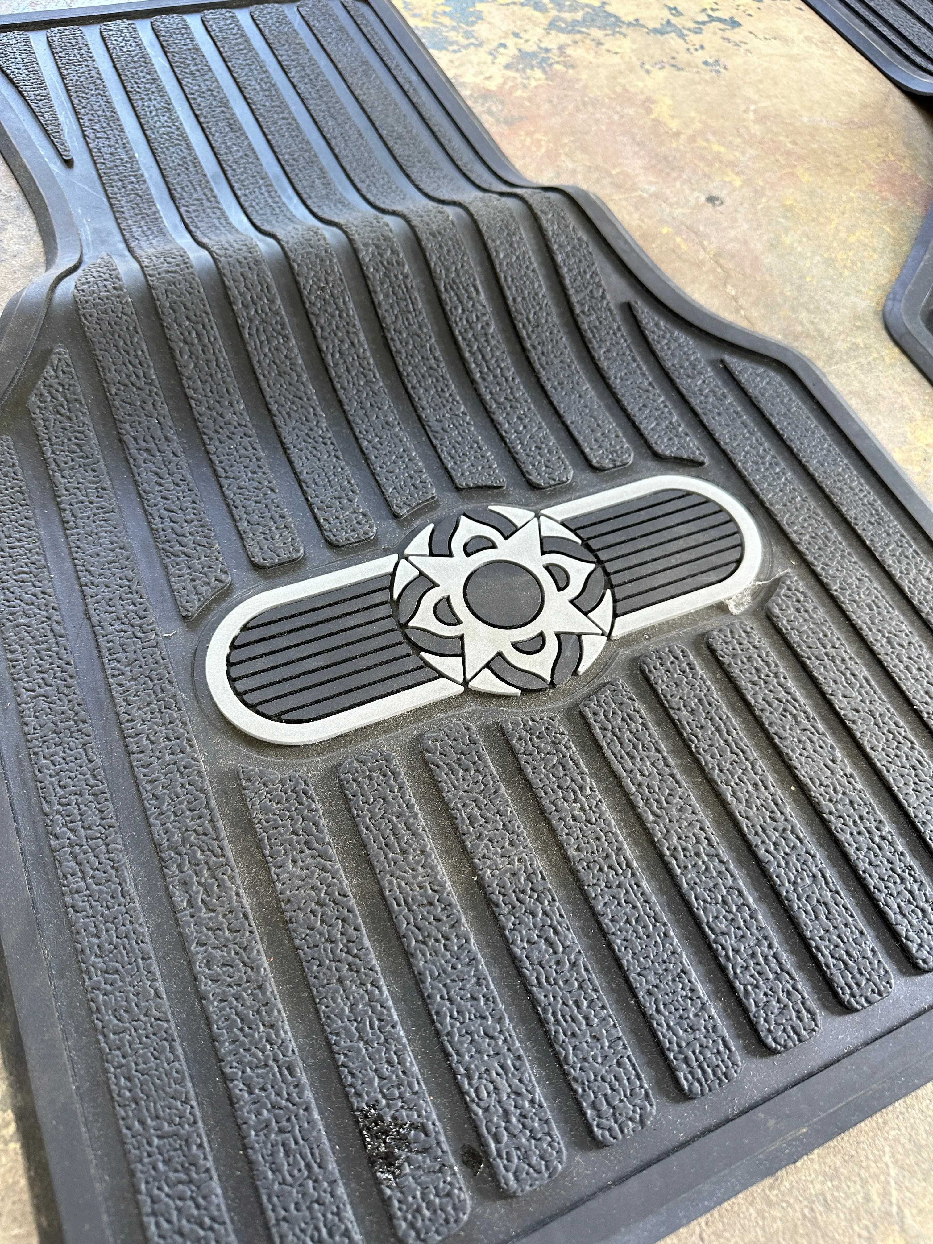 NOS 85-94 Astro/Safari Van Floor Mats - Plasticolor