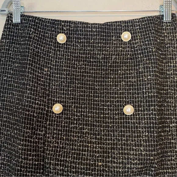 NWT Commense Pearl Button Split Elegant Midi Skirt Black. Size L