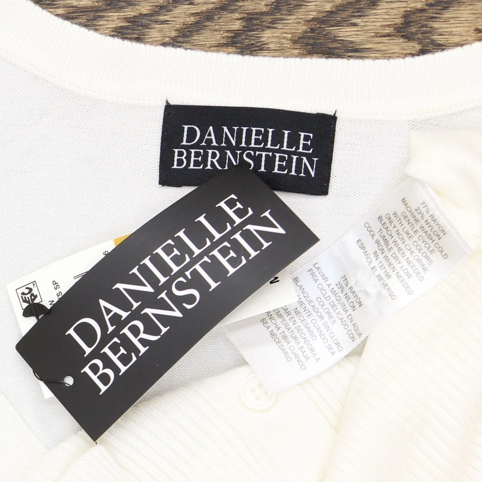 NWT Danielle Bernstein Plus Size Puff Sleeve Cardigan Sweater. 719MS069W Plus 3X