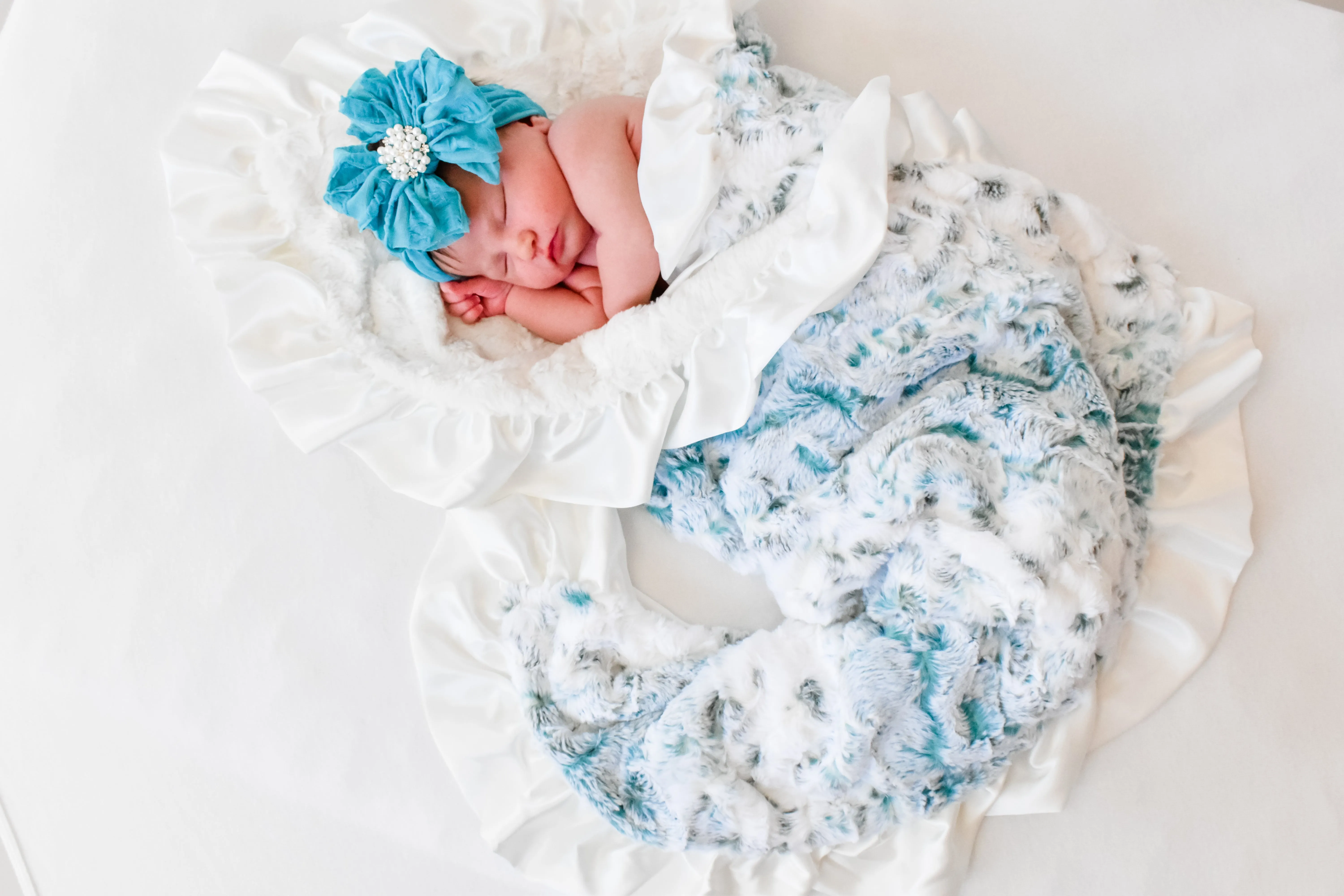 Shoreline Dreams Luxe Cuddle Blanket