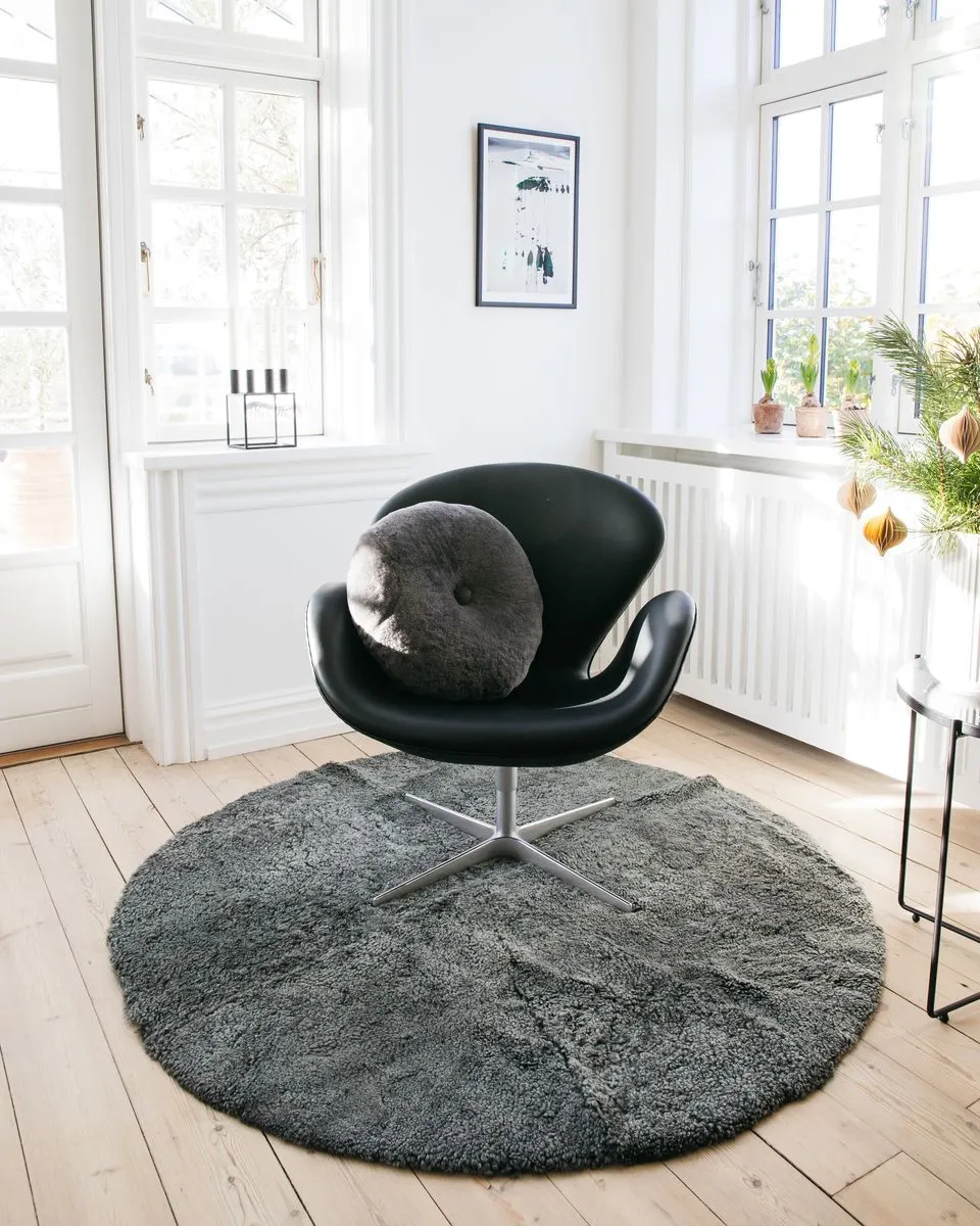 Short Wool Curly Sheepskin Design Rug | Ø140 cm
