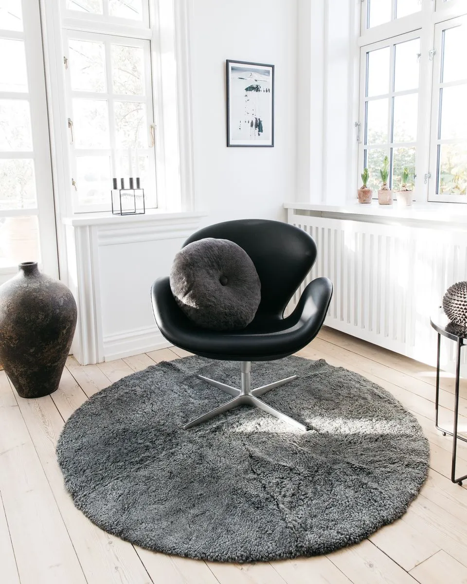 Short Wool Curly Sheepskin Design Rug | Ø140 cm