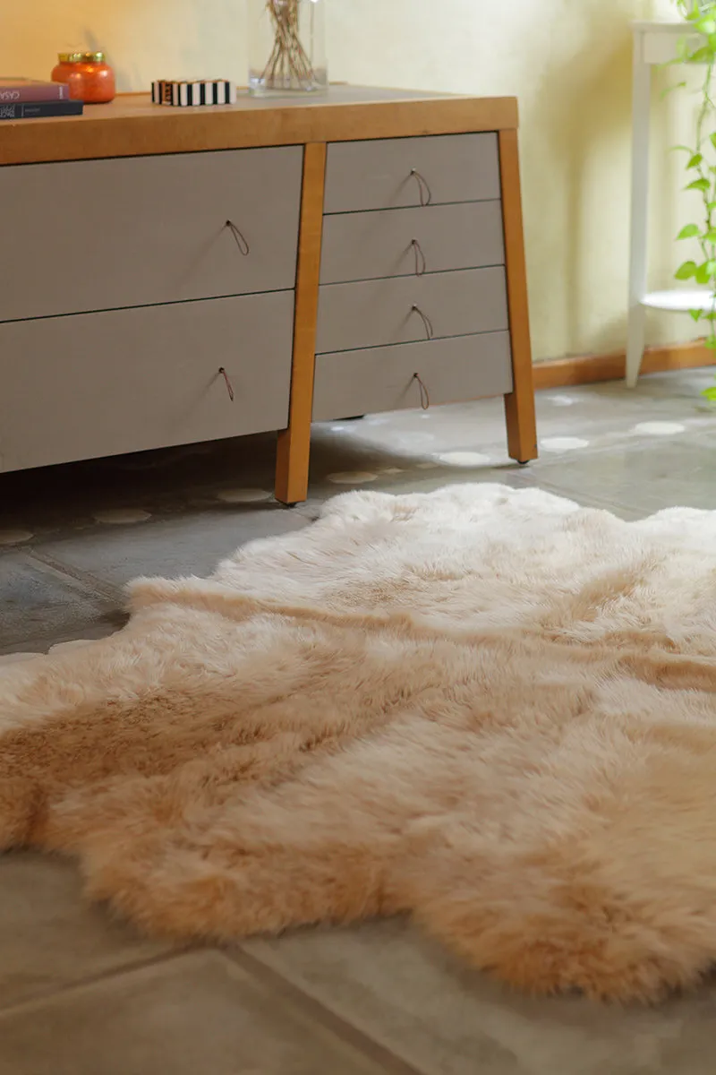 Six Piece Sheepskin Fur Rug - Beige Camel (4.7´ x  6.4´ )
