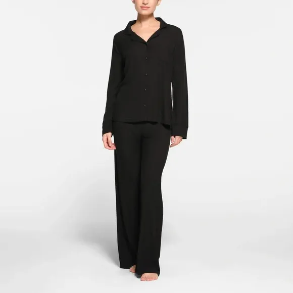 Skims Women’s Soft Ribbed Button Lounge Top in Onyx Black Size L