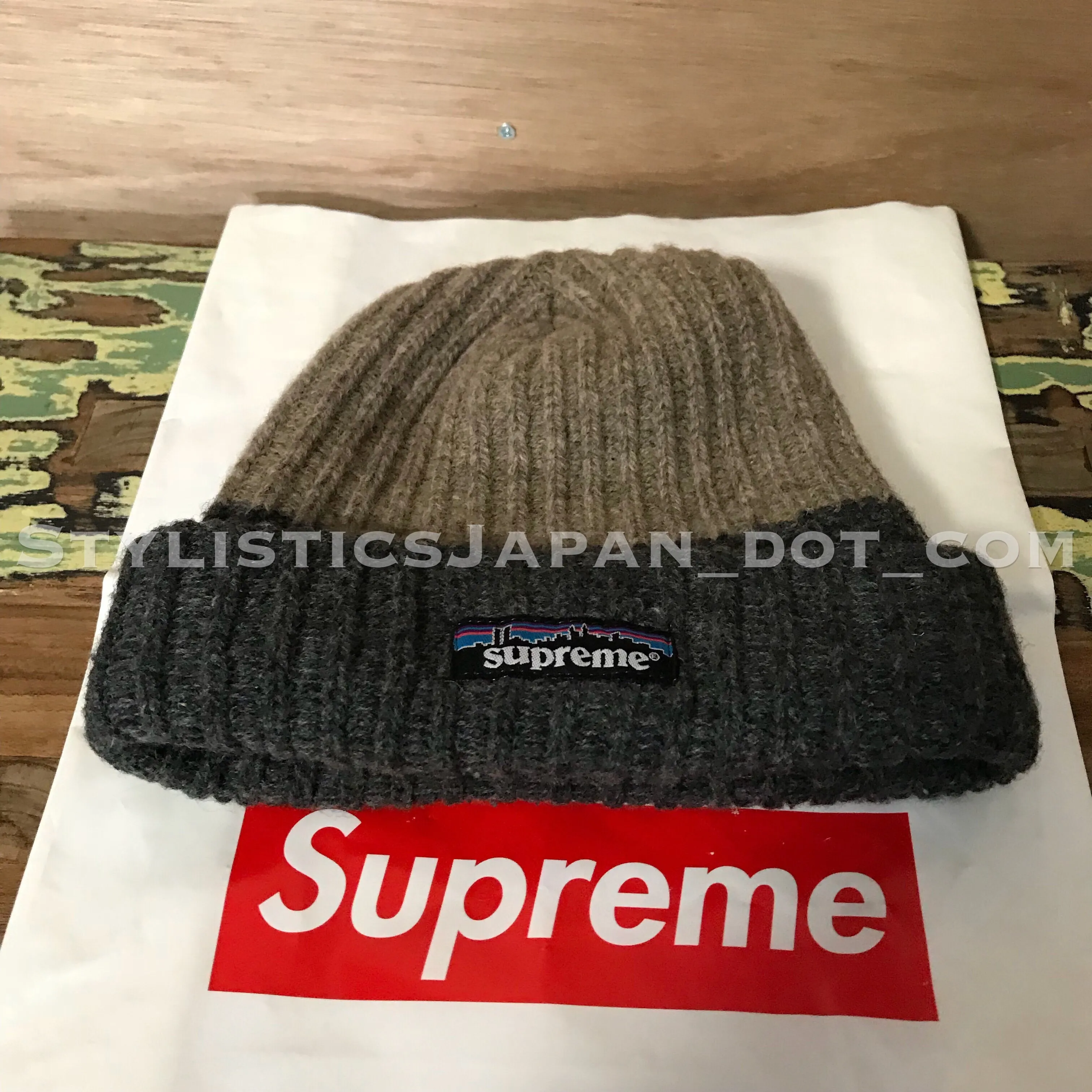 Supreme Vintage 'Patagonia' Two Tone Knit Beanie Beige/Grey