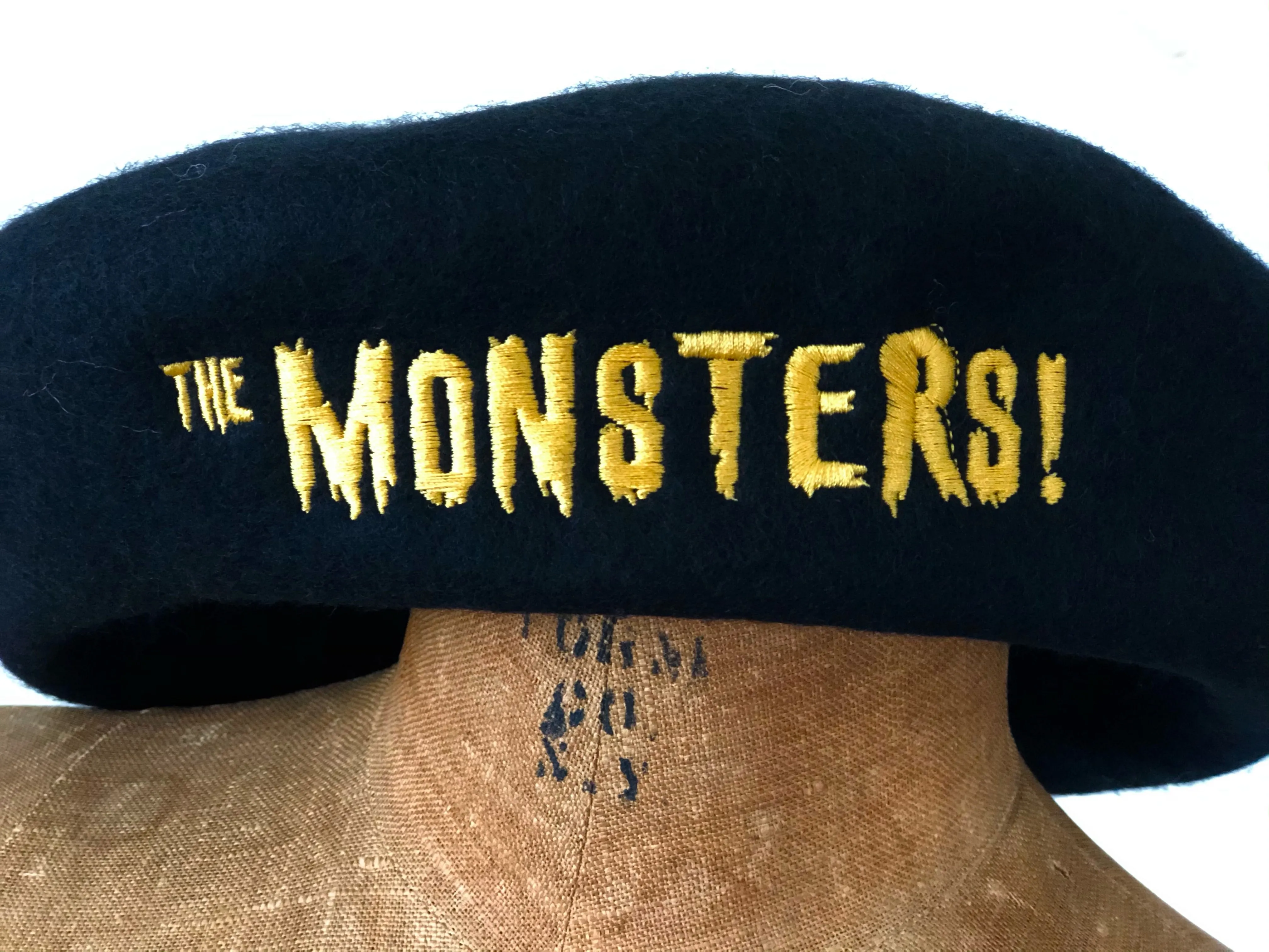 THE MONSTERS BERET *BLACK