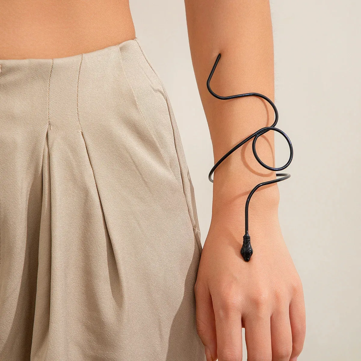 Twisted Snake Exaggerated Irregular Entanglement Armband