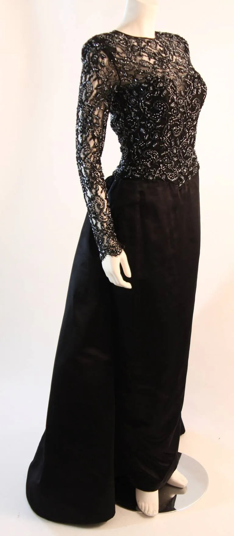 VICKY TIEL Embellished Lace Gown Size 38