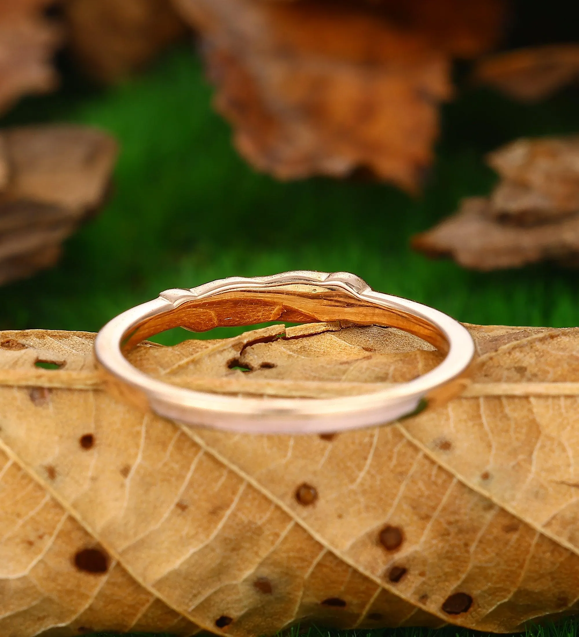 Vintage 14k Solid Gold Mossanite Leaf  Stackable Wedding Band