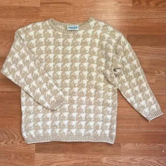 VINTAGE 80s In Resource by Doris Skis Tan Neutral Houndstooth Pullover Sweater