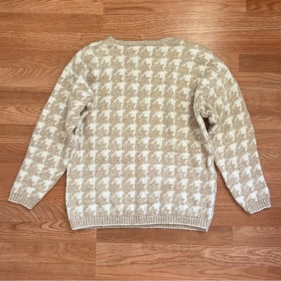 VINTAGE 80s In Resource by Doris Skis Tan Neutral Houndstooth Pullover Sweater