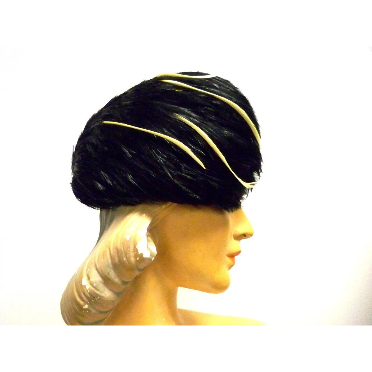 Vintage Ladies  Feather Hat  1950s Dramatic Black & Ivory