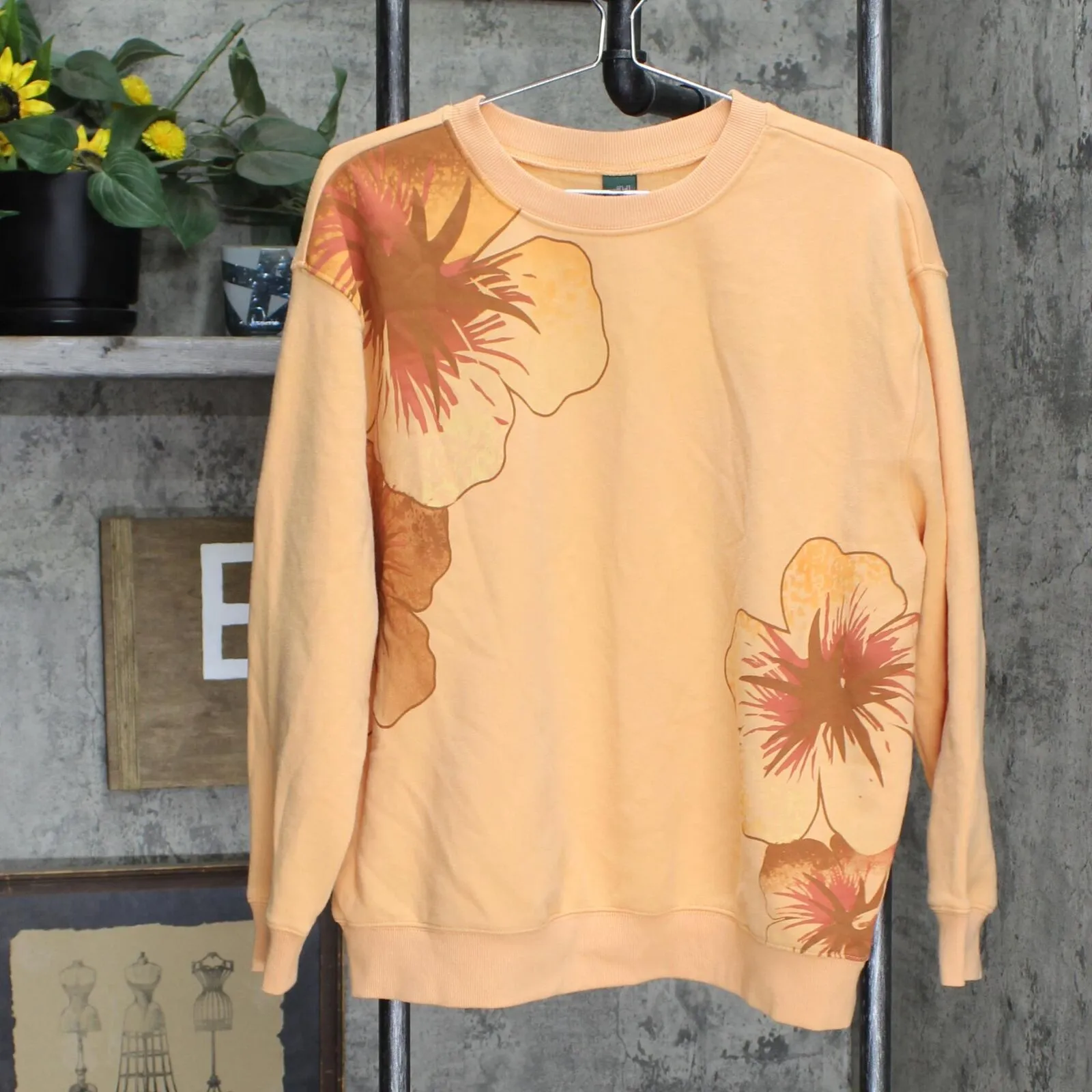 Wild Fable Womens Pullover Oversized Sweatshirt Peach Orange Floral S